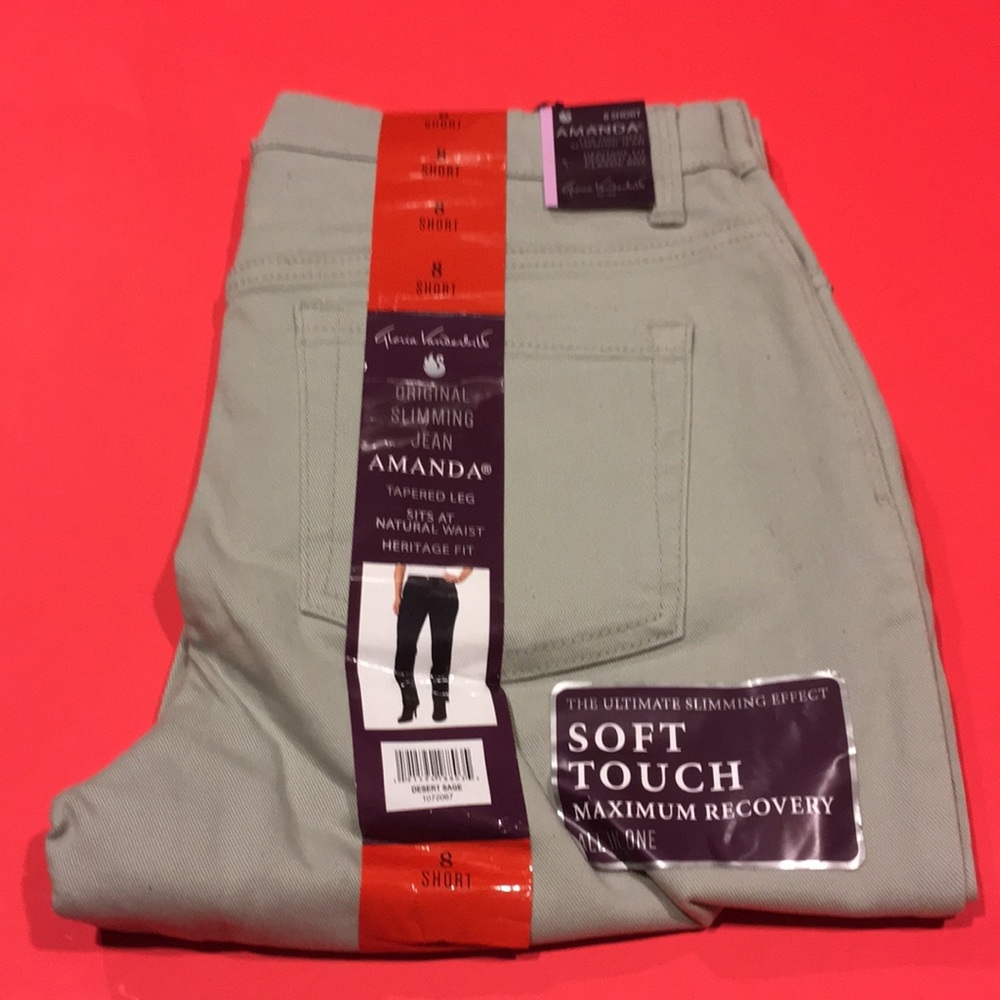 Gloria Vanderbilt Amanda Jeans 8 short tapered leg